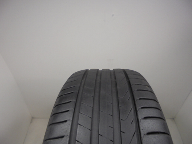 Pirelli Scorpion tyre