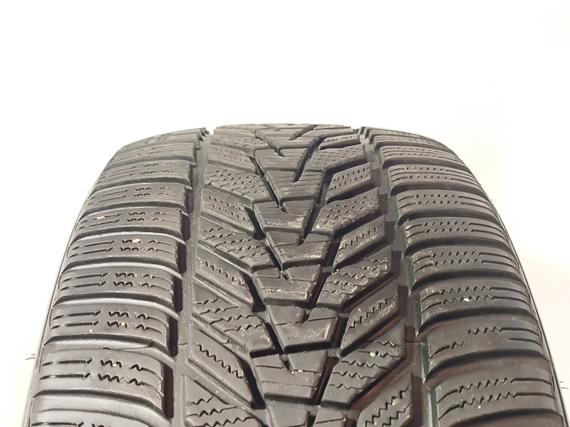 Hankook W330 Icept EVO3 tyre