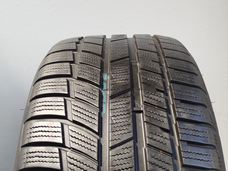 Toyo S954 Snowprox tyre