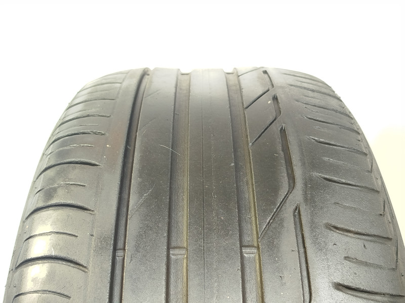 Bridgestone T001 tyre