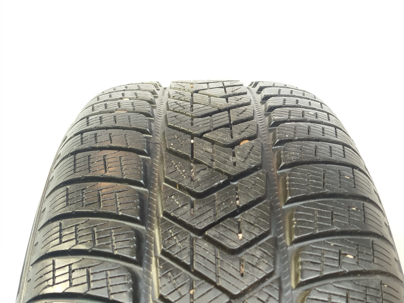 Pirelli Scorpion Winter seal tyre
