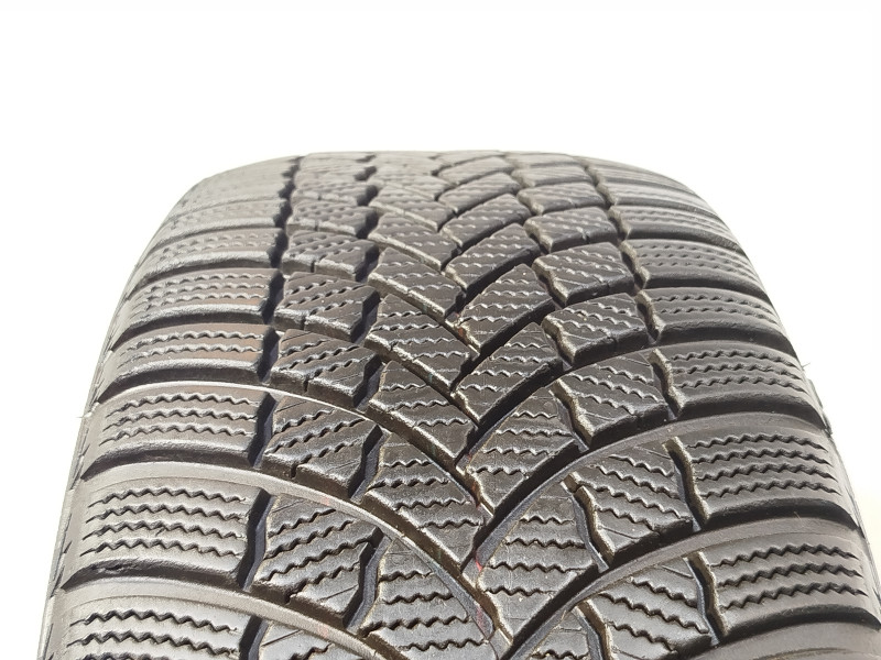 Bridgestone LM001 tyre