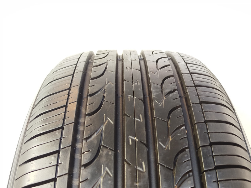 Kumho KH25 tyre