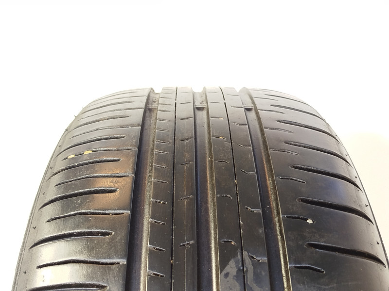 Falken SN832B tyre