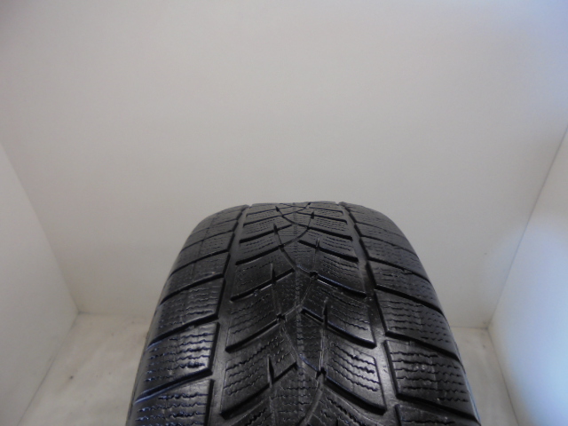 Goodyear Ultragrip Performance G2 tyre