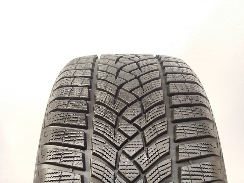 Goodyear Ultragrip Gen1 tyre