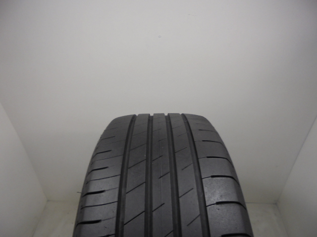 Goodyear Efficientgrip Performance tyre