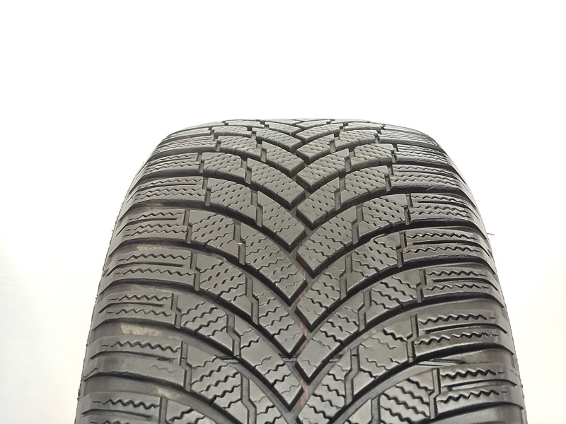 Firestone Winterhawk 4 tyre