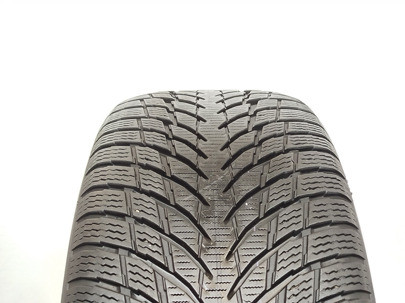 Nokian WR Snowproof P tyre