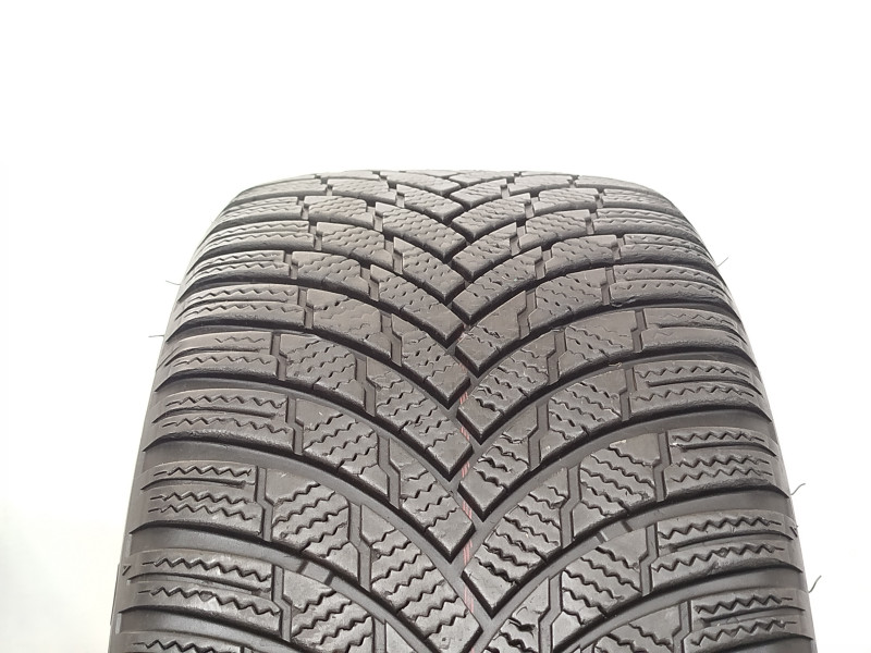 Firestone Winterhawk 4 tyre