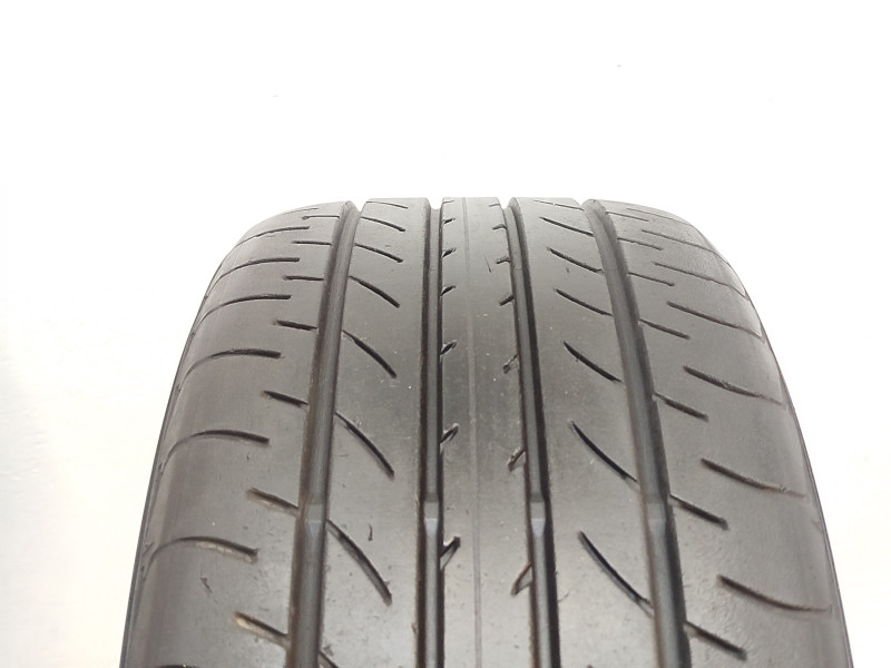 Yokohama E51 Bluearth tyre