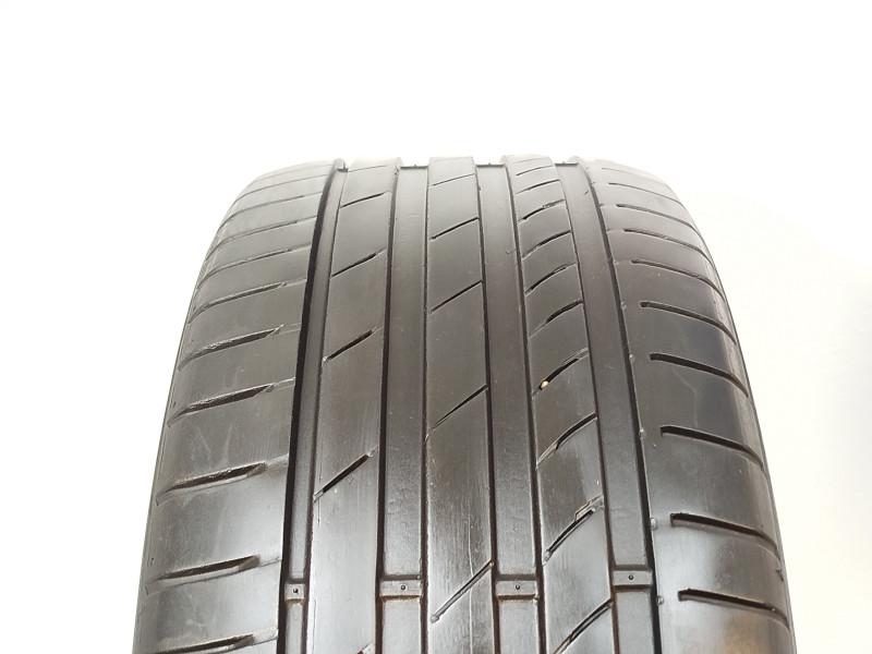 Kumho PS71 tyre