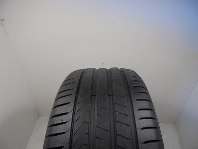 Pirelli Scorpion seal tyre