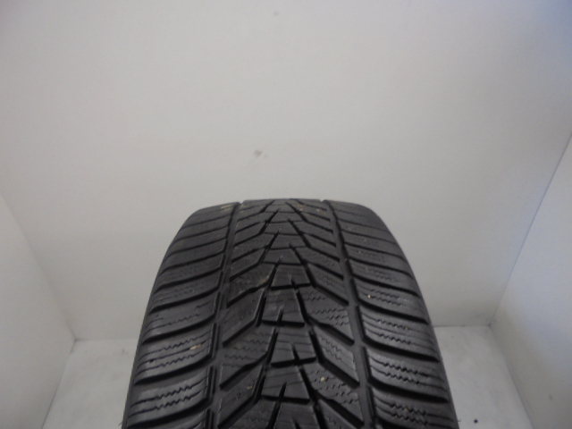Hankook W330 tyre