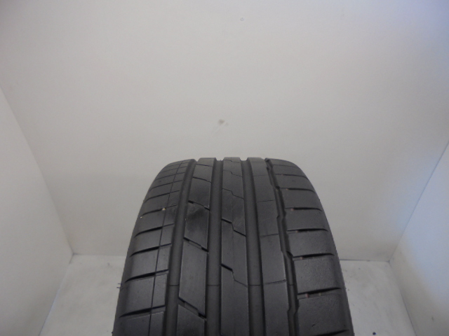 Hankook K127 S1 EVO3 tyre