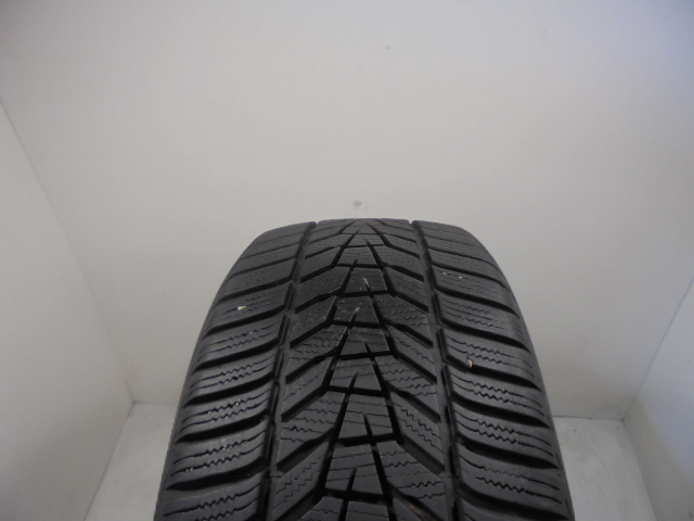 Hankook W330A Winter Icept Evo3 tyre