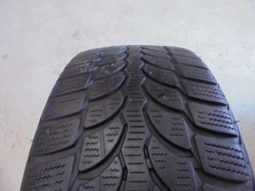 Bridgestone Blizzak LM-32 tyre