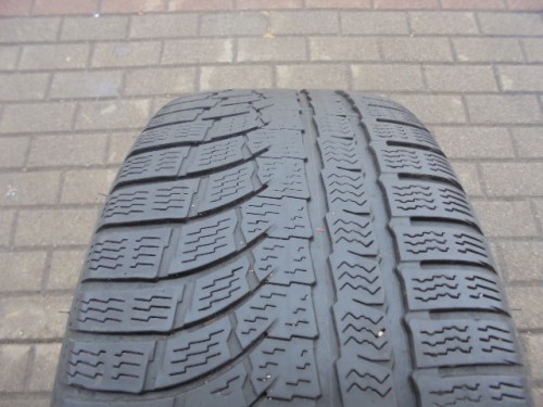 Nokian WR A4 tyre