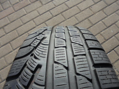 Pirelli Sottozero 2 tyre