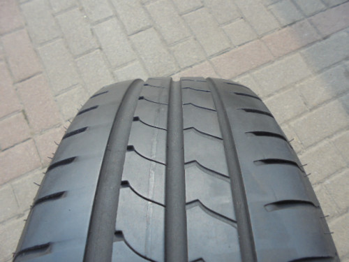Goodyear Efficientgrip tyre