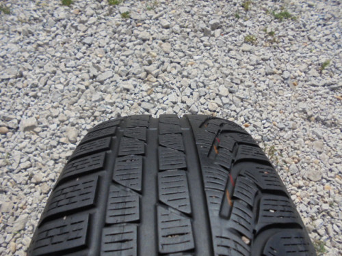 Pirelli Sottozero 2 tyre