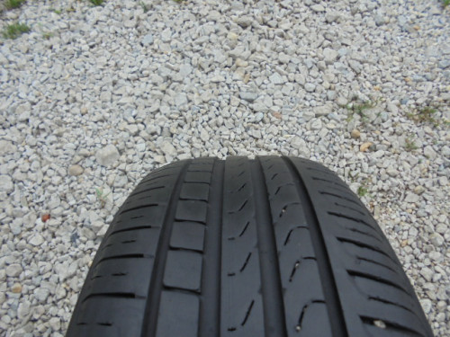 Pirelli Cinturato P7 SEAL tyre